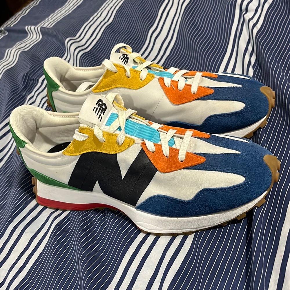 Barely worn New Balance 327 size 11